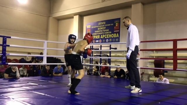 Авдеевка финал кикбоксинг 27.12.2019 Овчаров В. (синий) - Ярошенко А. (Красный)