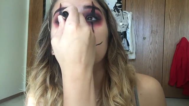 Killer Clown Makeup Tutorial смотреть онлайн