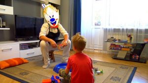 Мороженщик в Реальной Жизни играет в Инфинити Надо\ Ise Scream in real life