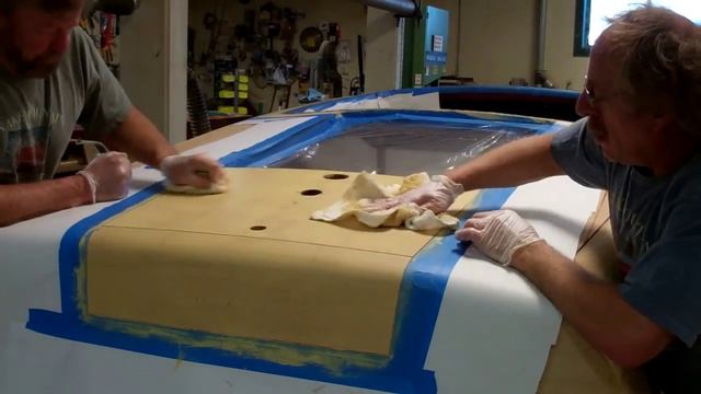 52 Chris Craft Riviera Runabout 18 Staining Deck Corina Blonde 11 28 2014 смотреть онлайн