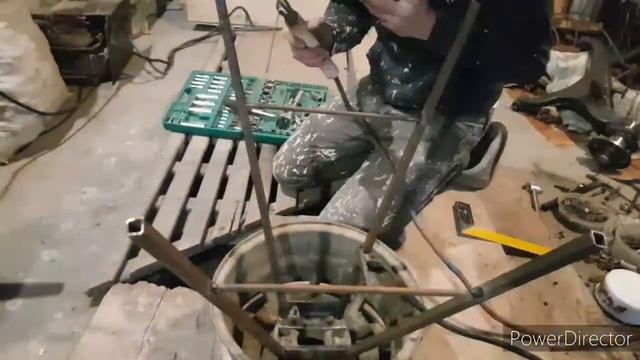 Самодельный журнальный столик из автомобильного диска смотреть онлайн