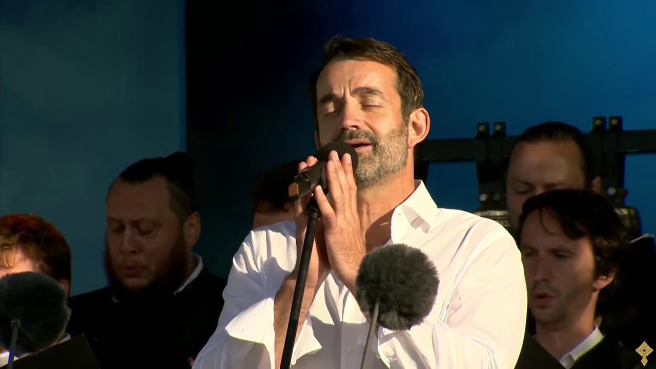 Молитва Богородице - Дмитрий Певцов и хор Валаамского монастыря смотреть онлайн