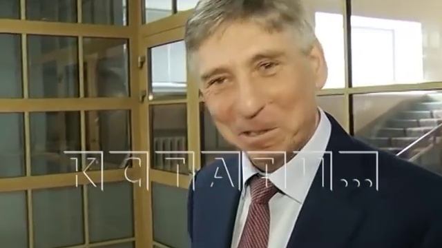 Депутаты бегут из гордумы - буквально и фигурально смотреть онлайн