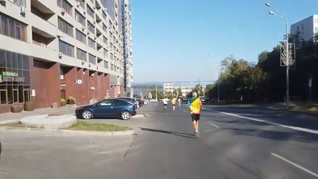 САМАРСКИЙ МАРАФОН / ПРОБЕЖАЛ 10 КМ ЗА 45 МИНУТ смотреть онлайн