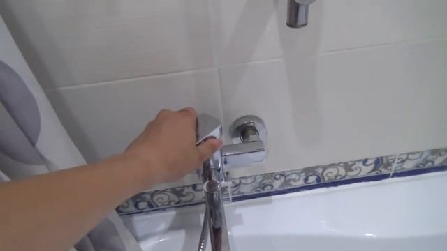 Отказ от горячей воды! Электрический проточный водонагреватель ZANUSSI смотреть онлайн