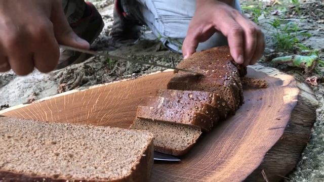 Чесночные гренки с беконом. Garlic croutons with bacon смотреть онлайн
