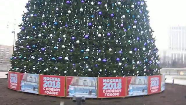 3 января 2018 год ёлка около гостиницы Украина смотреть онлайн