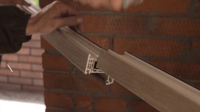 Распил пластикового профиля Rehau, контроль качества окон смотреть онлайн