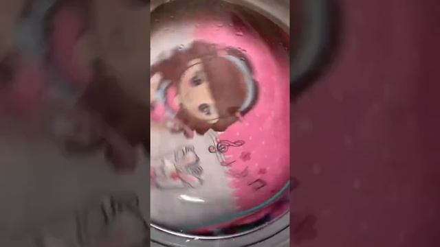 Обязательно стирайте рюкзак в стиральной машинке! смотреть онлайн