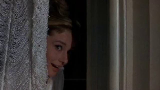Moon river- Audrey Hepburn with lyrics смотреть онлайн