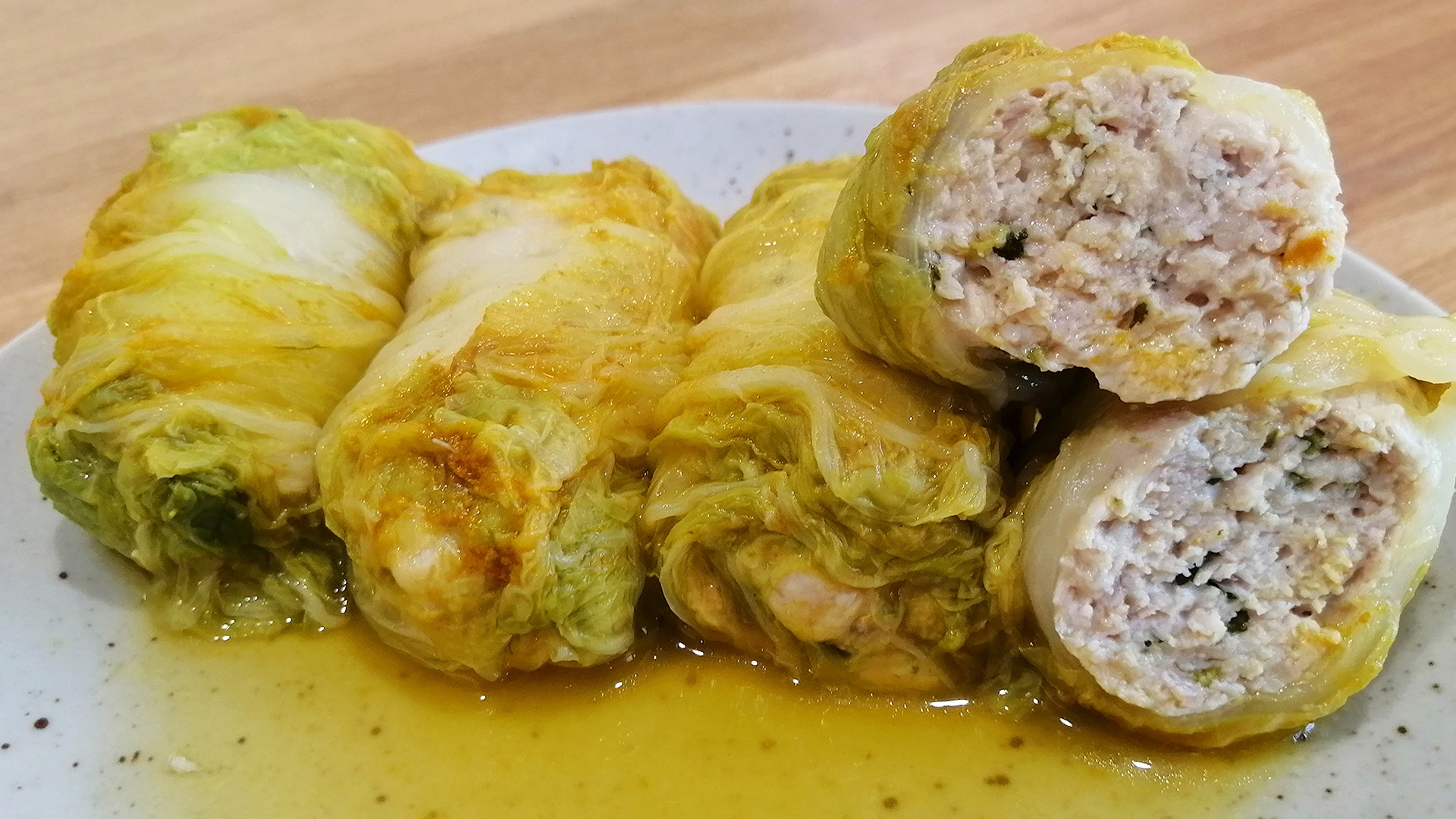 ДИЕТИЧЕСКИЕ ГОЛУБЦЫ из пекинской капусты с тыквенным соусом смотреть онлайн