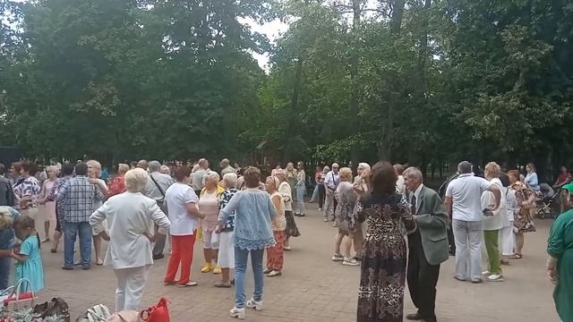 танцы в парке смотреть онлайн