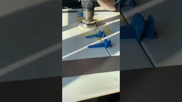 Отверстие в плитке смотреть онлайн