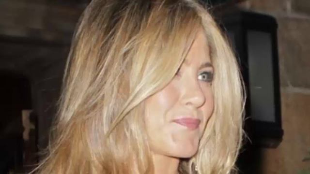 Jennifer Aniston Using Therapy To Get Over Justin Theroux Divorce смотреть онлайн