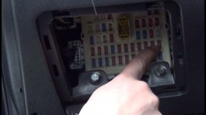 Замена предохранителя №22 дневных ходовых огней в Hyundai Solaris.