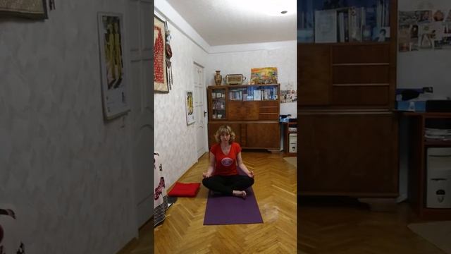 Комплекс упражнений йоги на 1-ю чакру Манипуру смотреть онлайн