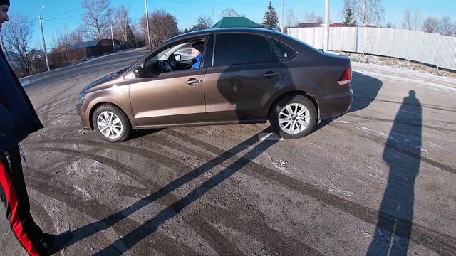 как дрифтить на переднем приводе? дрифт Фольксваген Поло 1.6 110 лс Volkswagen Polo skid 2020 смотреть онлайн