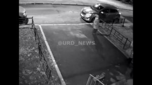 Бетонная плита раздавила мужчину  В Санкт-Петербурге мужчина подошёл к двери своего подъезда, немно