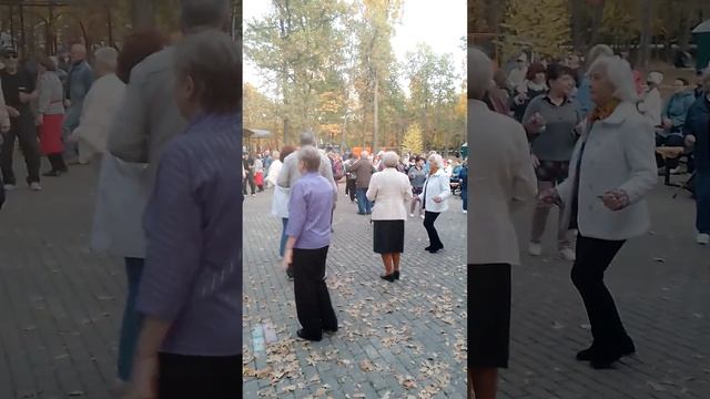танцы кому заа.! Саранск. Пролетарский парк. 27 сентября. 2023 год. смотреть онлайн