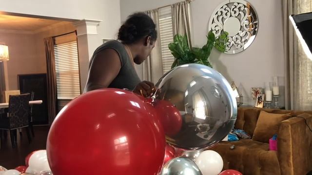Balloon Garland Tutorial | Hanging with no backdrop Stand смотреть онлайн