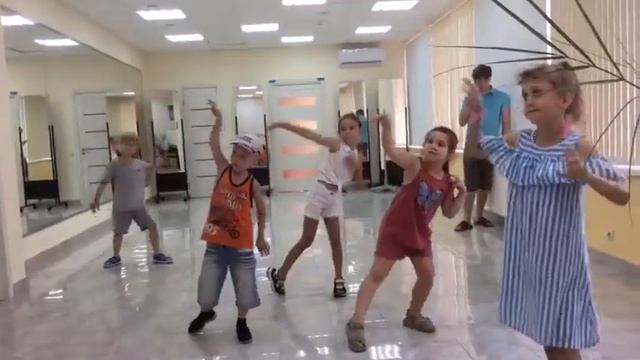 Третий поток творческой площадки Маленькая страна 4 смотреть онлайн
