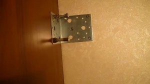 Как прикрепить мебель к стене