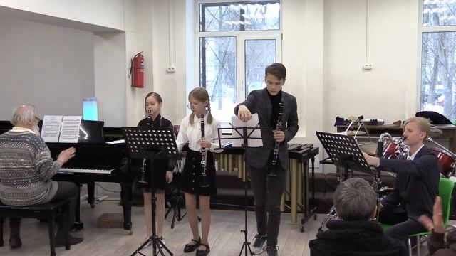 М. Дивногорский "Октябрь", П.Чайковский "Марш", "Танец Феи Драже" из балета "Щелкунчик" смотреть онлайн