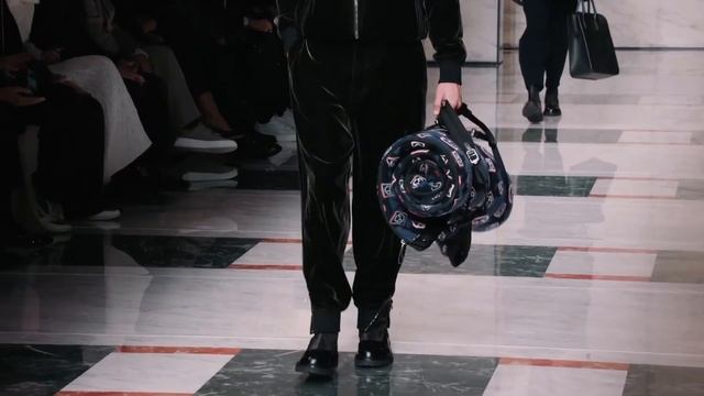 Giorgio Armani мода в Милане Men's style осень зима 2023/2024 - Одежда и аксессуары