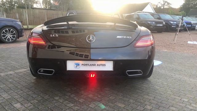 2011/61 MERCEDES-BENZ SLS AMG ROADSTER OBSIDIAN BLACK METALLIC