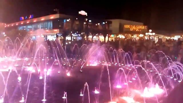 Поющий фонтан на площади Сохо, Шарм-эль-Шейх Египет смотреть онлайн