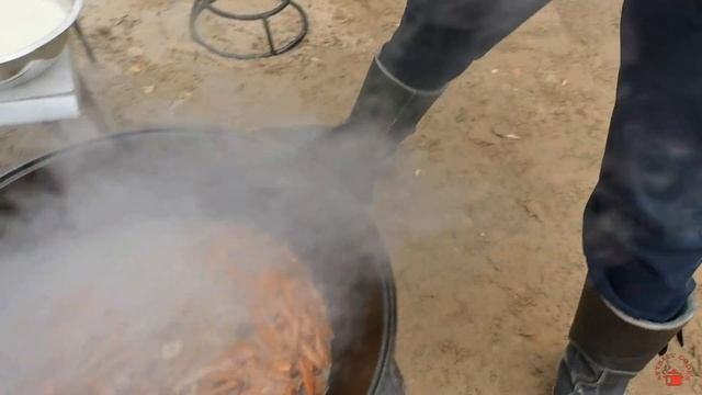НАСТОЯЩИЙ УЗБЕКСКИЙ ПЛОВ в казане на костре ( говядина ) смотреть онлайн