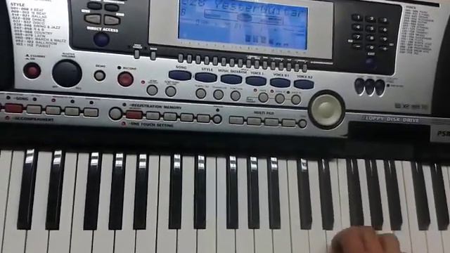 Yamaha PSR-550 смотреть онлайн