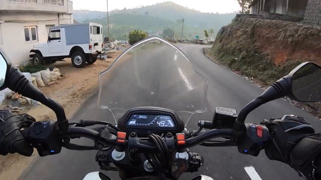 Is the Bajaj DOMINAR 400 good on the HIGHWAY? смотреть онлайн