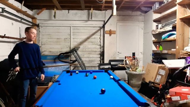 Clearence on 5ft pool table (first video). смотреть онлайн