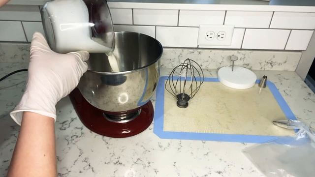 Stable whipped cream frosting/ Стабильный сливочны крем смотреть онлайн