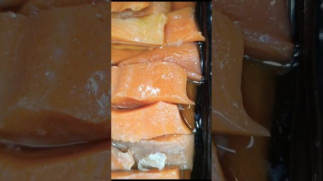 ломтики форели