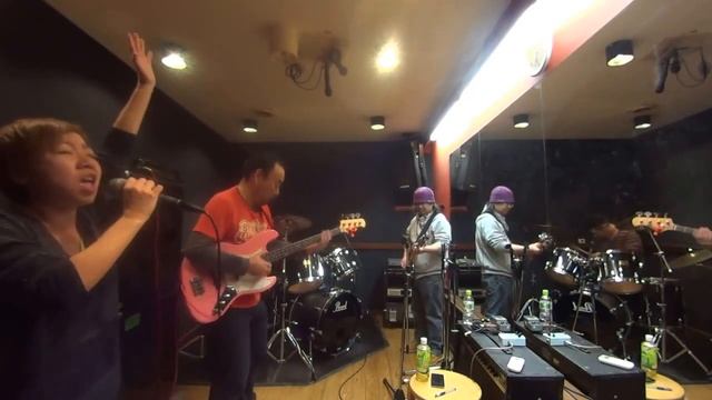Super Junky Alien cover by Kamataman (SONY HDR-MV1) смотреть онлайн