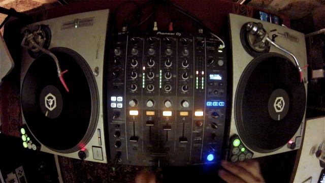 Pioneer DJM 750mk2 With Rekordbox - Live Breakbeat Mix