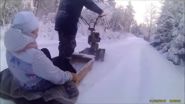 Снегоходная приставка к мотоблокам Угра гусеничная смотреть онлайн
