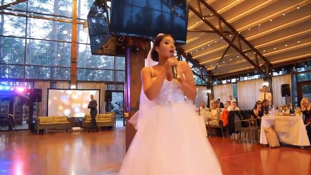 Невеста поёт на свадьбе (песня Анны Седоковой , стихи Mary Gu) смотреть онлайн