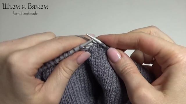 Детская вязаная шапочка с мысиком. Вязание спицами. Видео мастер класс. Baby hat knitting смотреть онлайн