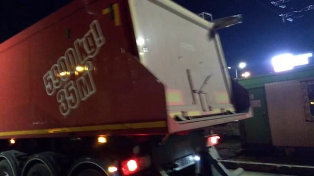 Отгрузка полуприцепа JM Kipper 35 куб алюминиевый кузов в Новосибирск от МаксКар Москва 1 смотреть онлайн
