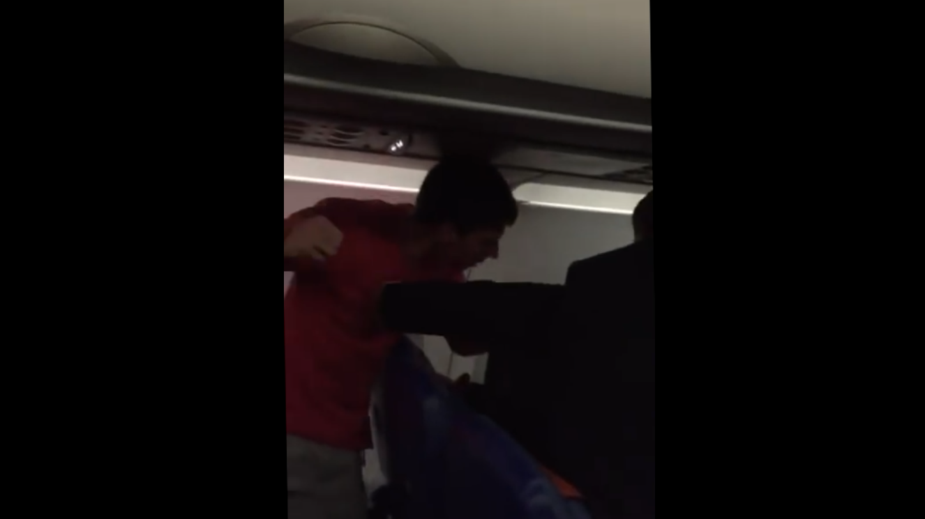 Драка на рейсе Москва - Красноярск смотреть онлайн