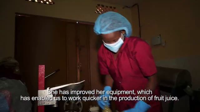 Benin: Local fruit juice cocktails смотреть онлайн