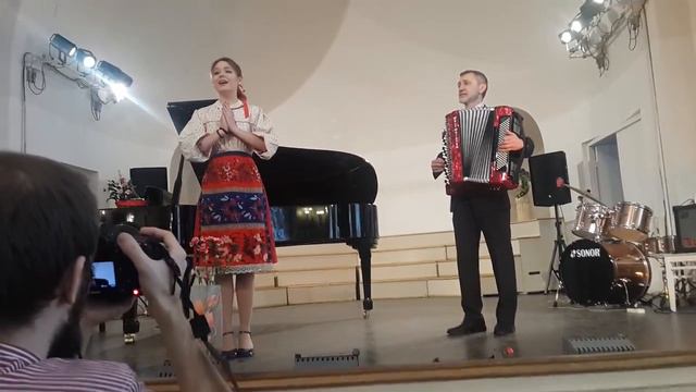 Лучшая!!! Гармонь ))) Лучшая артистка России. Аришка смотреть онлайн