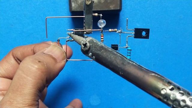 lithium ion battery charger circuit | automatic lithium battery charger protection смотреть онлайн
