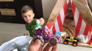 Нашли Старые Игрушки. Играем В #HotWheels #Хотвилс, #Игрушки Из McDonald’s Макдональз