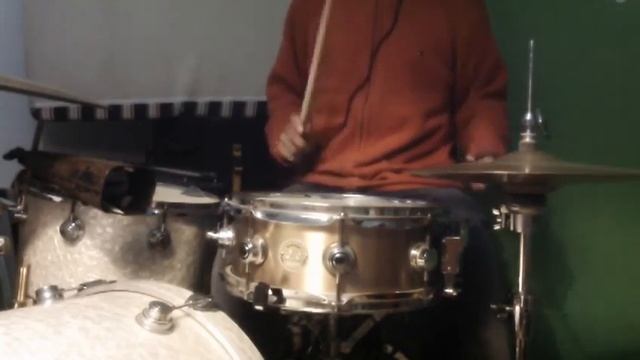 Linear Funky Groovy Rhythm played on the 16th note triplets subdivision смотреть онлайн