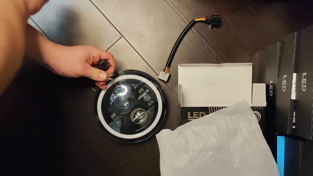Фары светодиодные для Нивы, УАЗ. смотреть онлайн