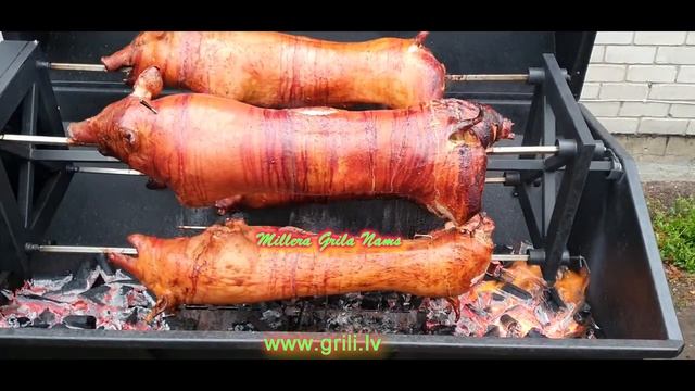 Жареный поросенок на вертеле. Grilēta cūka, cūka uz iesma. Hog Roast pork смотреть онлайн